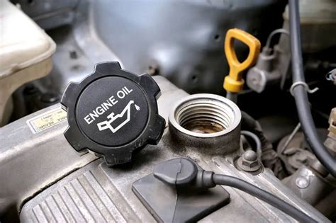 Symptoms of a Loose Oil Cap